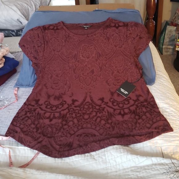 Simply Vera Vera Wang Tops - Simply Vera Wang tee